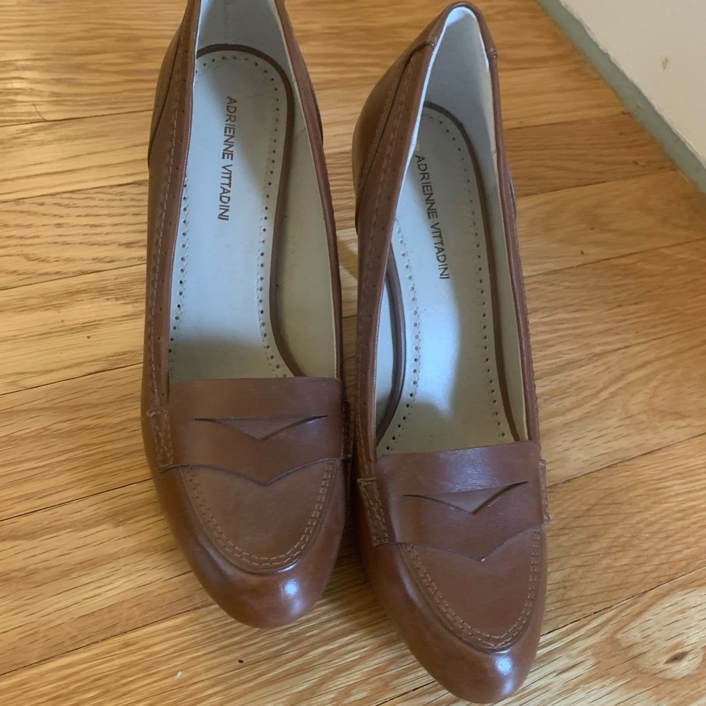 Adrienne Vittadini Oxford pumps. Brown sz 8.